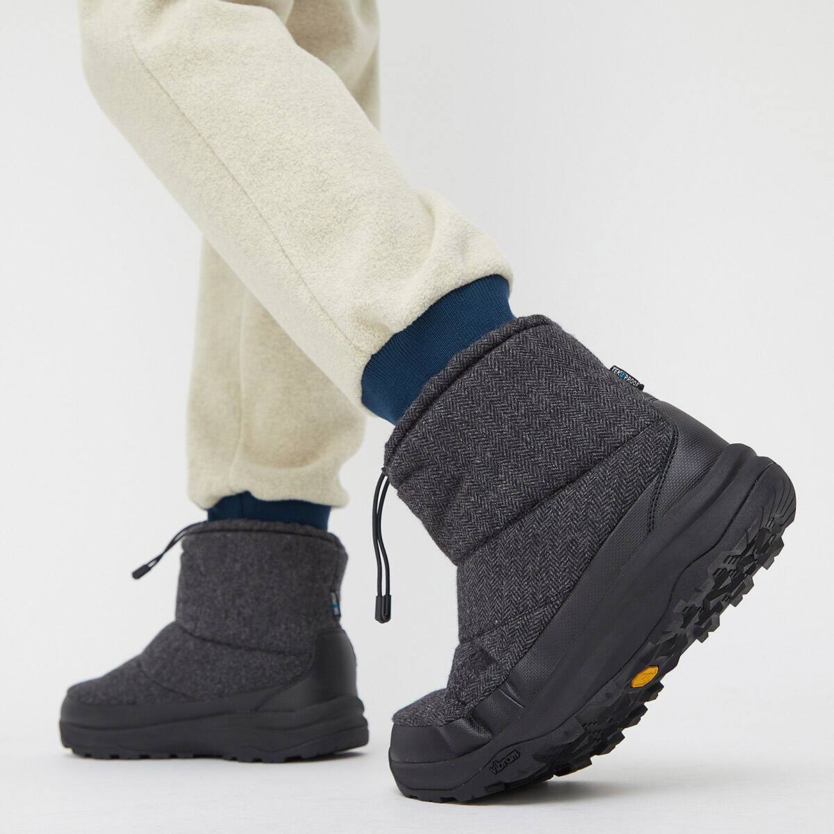 THE NORTH FACE NUPTSE BOOTIE WP VII SHORT ウールブラック×TNF