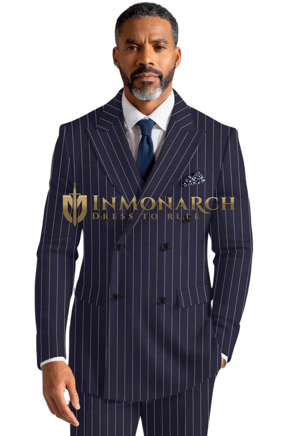 ダブルブレストのネイビースーツ（ストライプ柄）