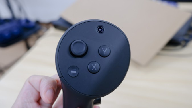 これはVRデバイスではない——22万円超の新型“XR”ヘッドセット「Meta