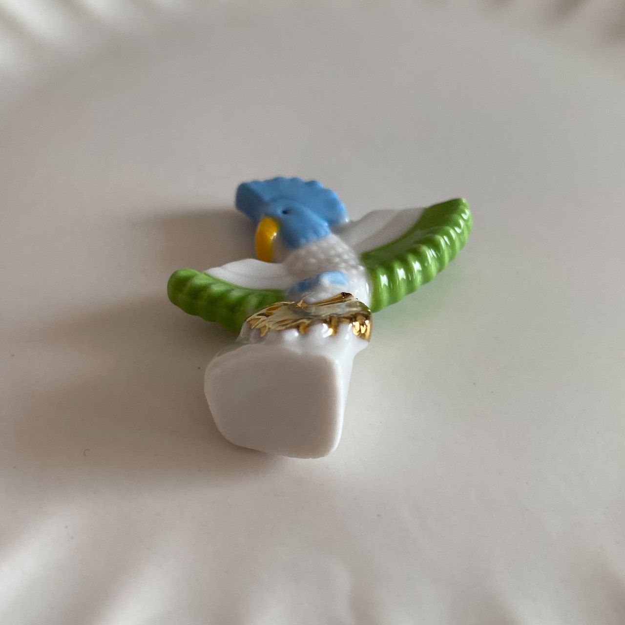 青い鳥のフェーブ／フランス雑貨／陶器ミニチュア／インコ／オウム