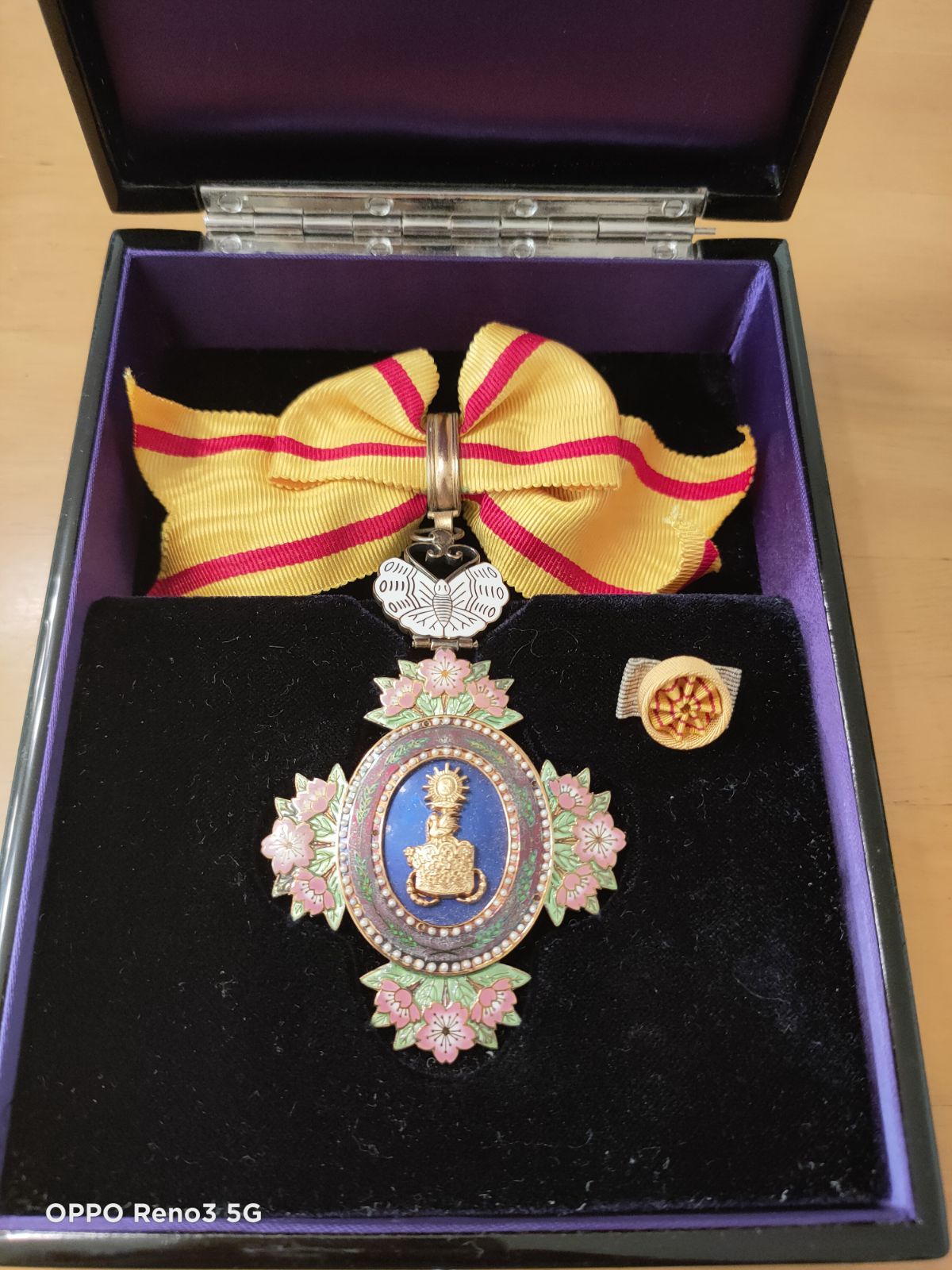 超激レア 極美品】勲三等宝冠章 宝冠白蝶章 勲章 褒章 徽章 女性勲章