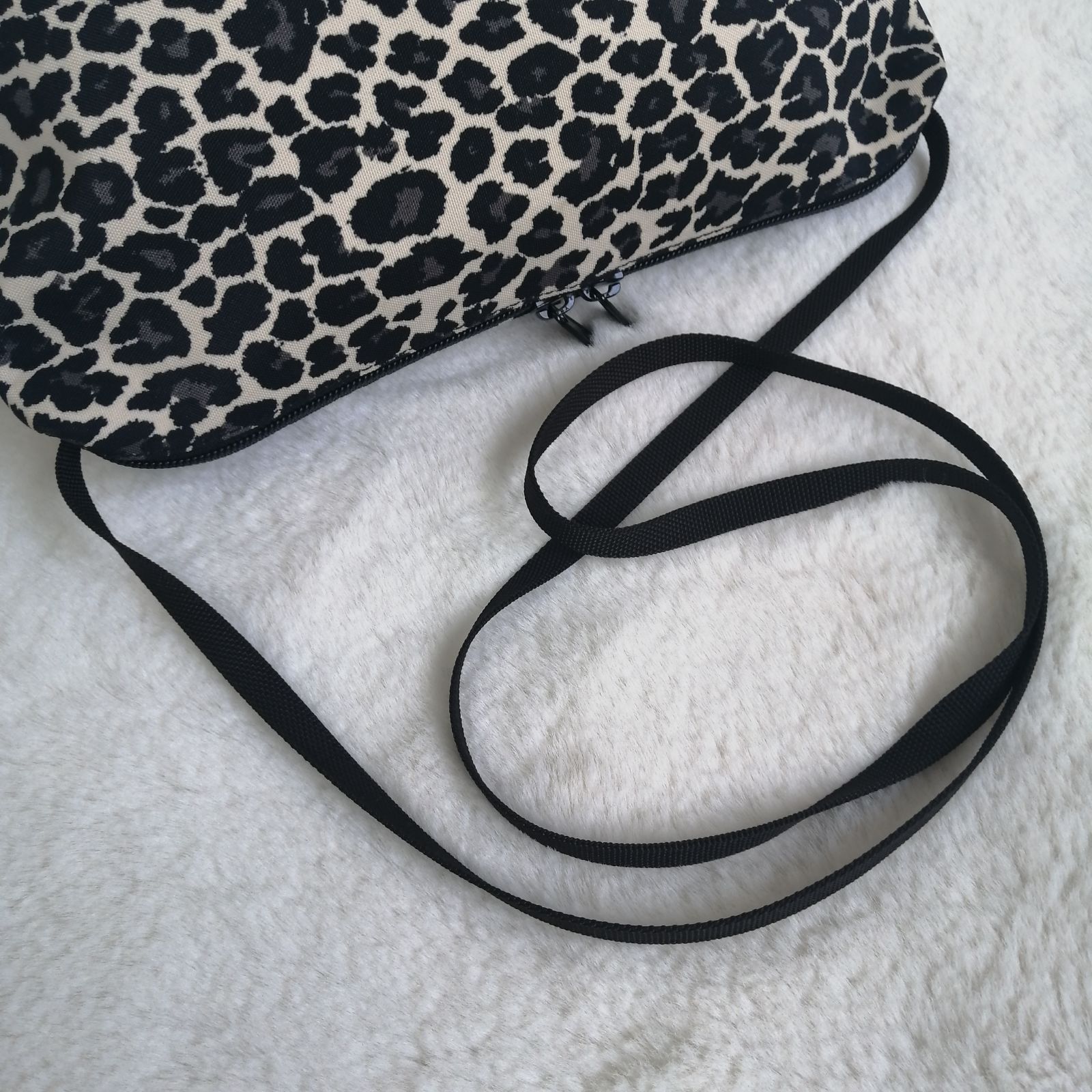 エルベシャプリエ ビッグポシェット ショルダーバッグ パンサーブラン