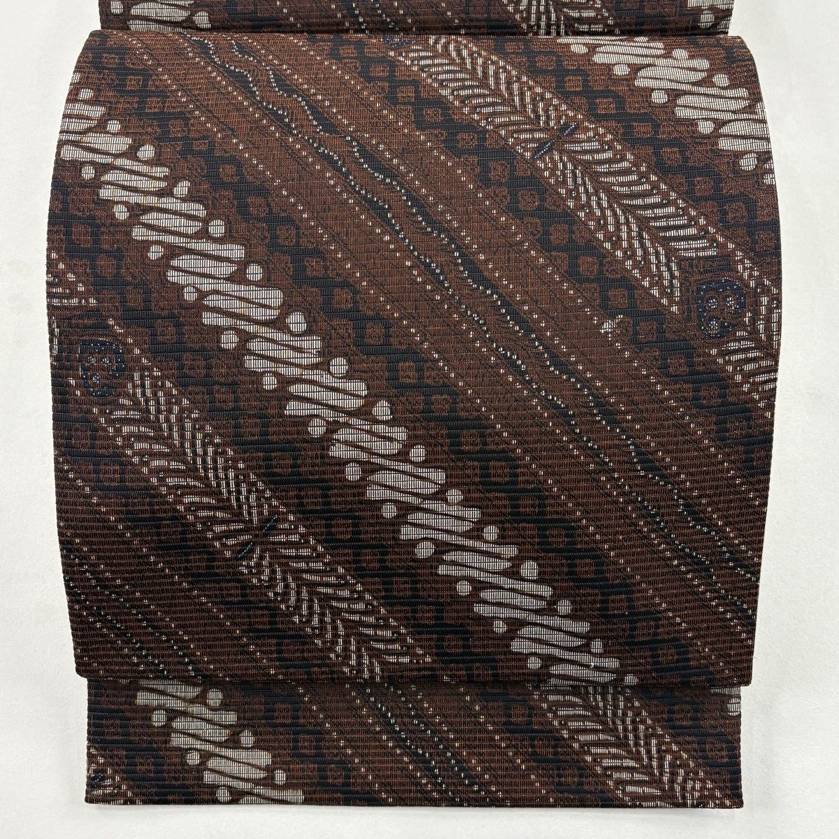 美品】 袋帯 秀品 斜縞 幾何学模様 茶色 六通 正絹 【中古】 - メルカリ