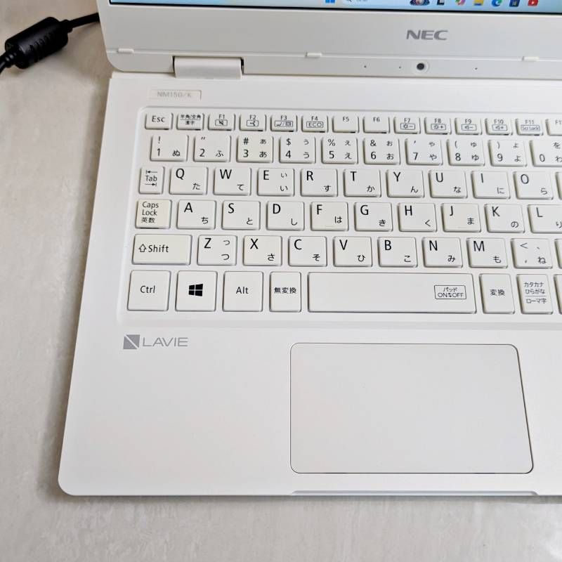 美品、軽量！オフィス付き☆SSD爆速/フルHD/コンパクト☆初心者OK