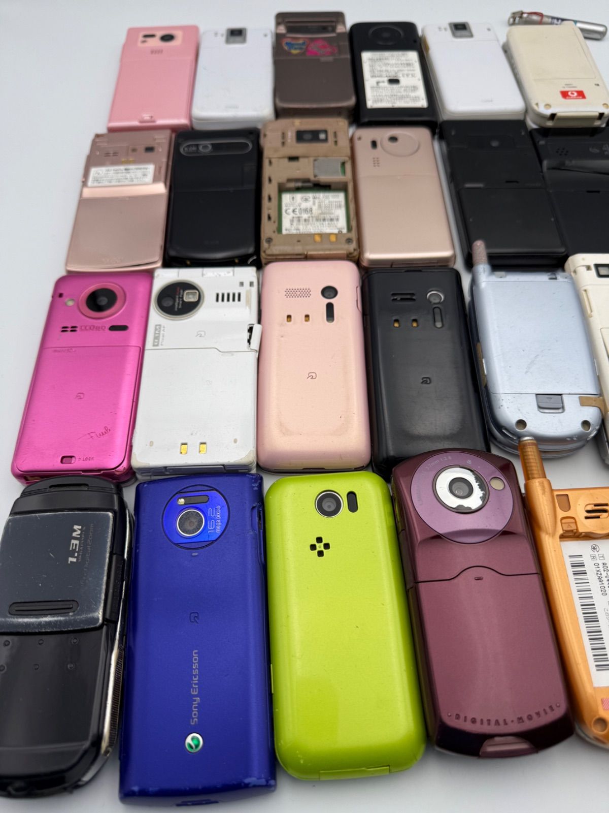 ③ ジャンク品 部品取り 携帯電話 ガラケー 27点まとめ売り レトロ携帯