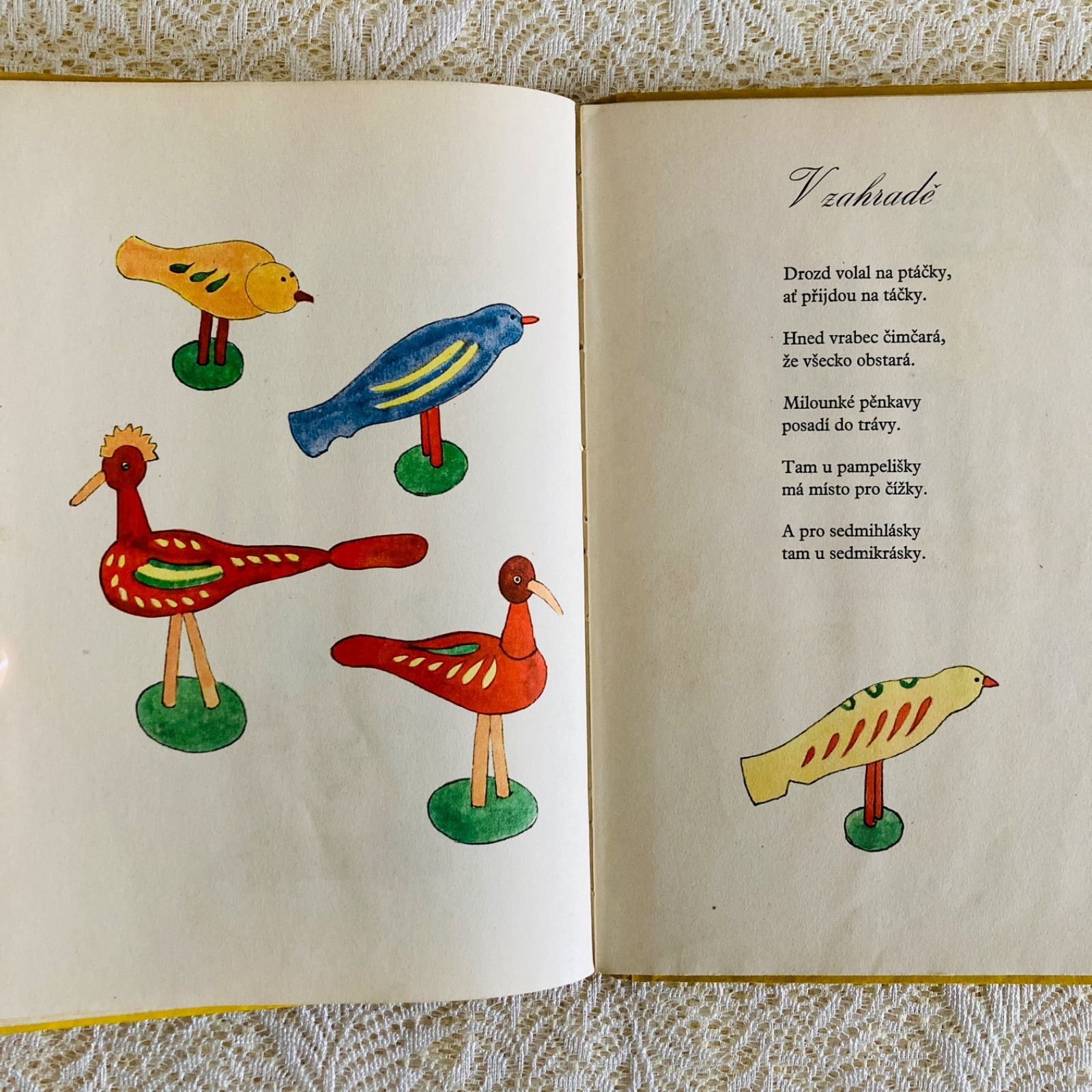 チェコの古い詩集絵本 素朴であたたかい挿絵 洋書・古書 - メルカリ