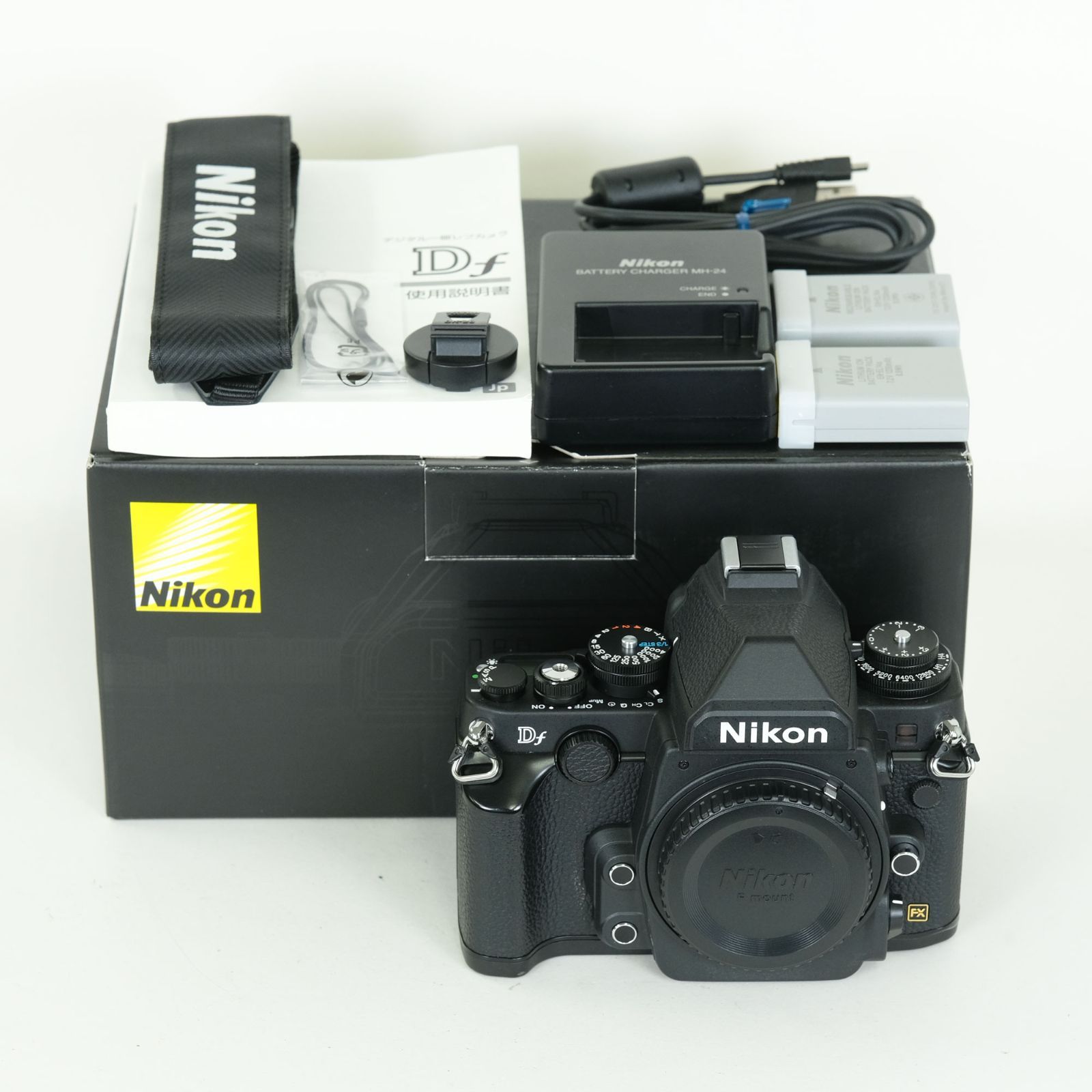 美品 | シャッター数3,790回｜バッテリー2個付] Nikon Df [ボディ