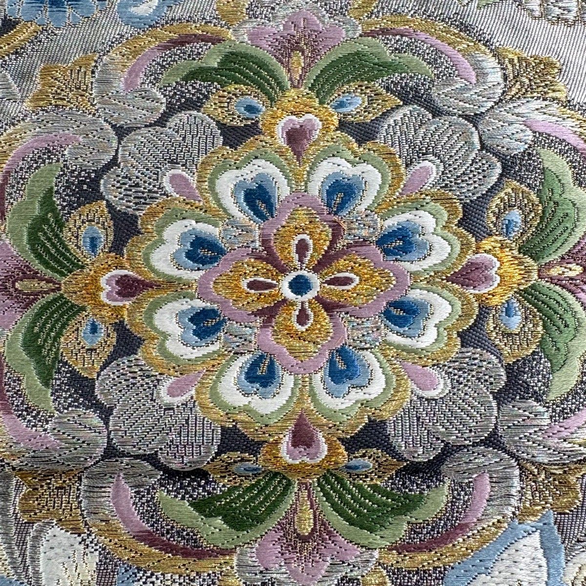 袋帯 秀品 彫装飾唐草麗華文 振袖向き 華文 花鳥 箔 金銀糸 銀色 六通