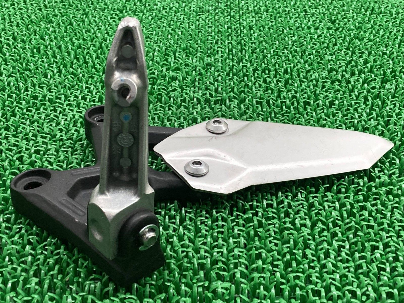 ZX-25R ステップ 左 SKT カワサキ 純正 中古 バイク 部品 ZX250E