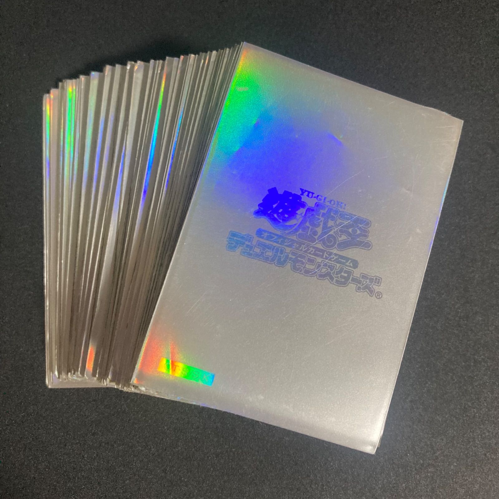 遊戯王 初期ロゴ 銀 シルバースリーブ メタリック 84枚 おまけ付