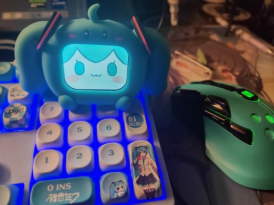 日本未発売 タッチパネル付き 公式 ワイヤレスイヤホン 初音ミク