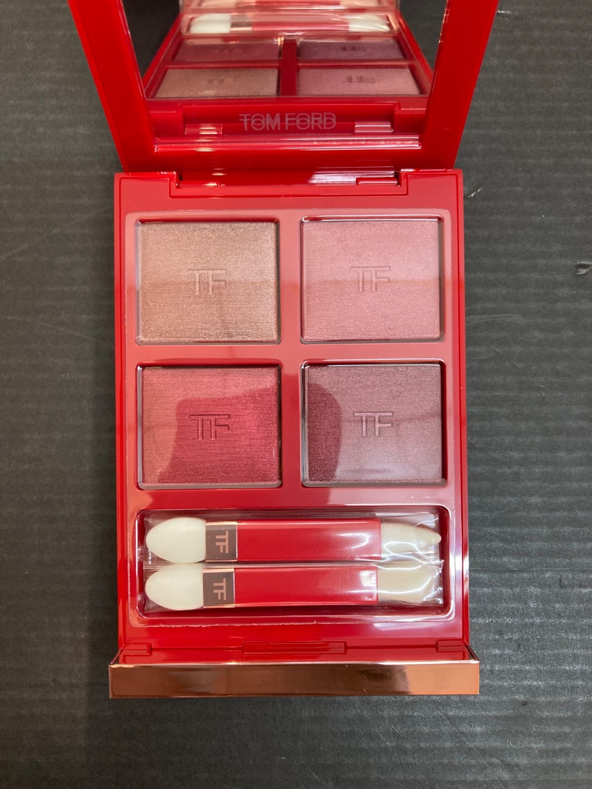 アイ カラー クォード 01SC エレクトリック チェリー (限定色) ⁄ TOM