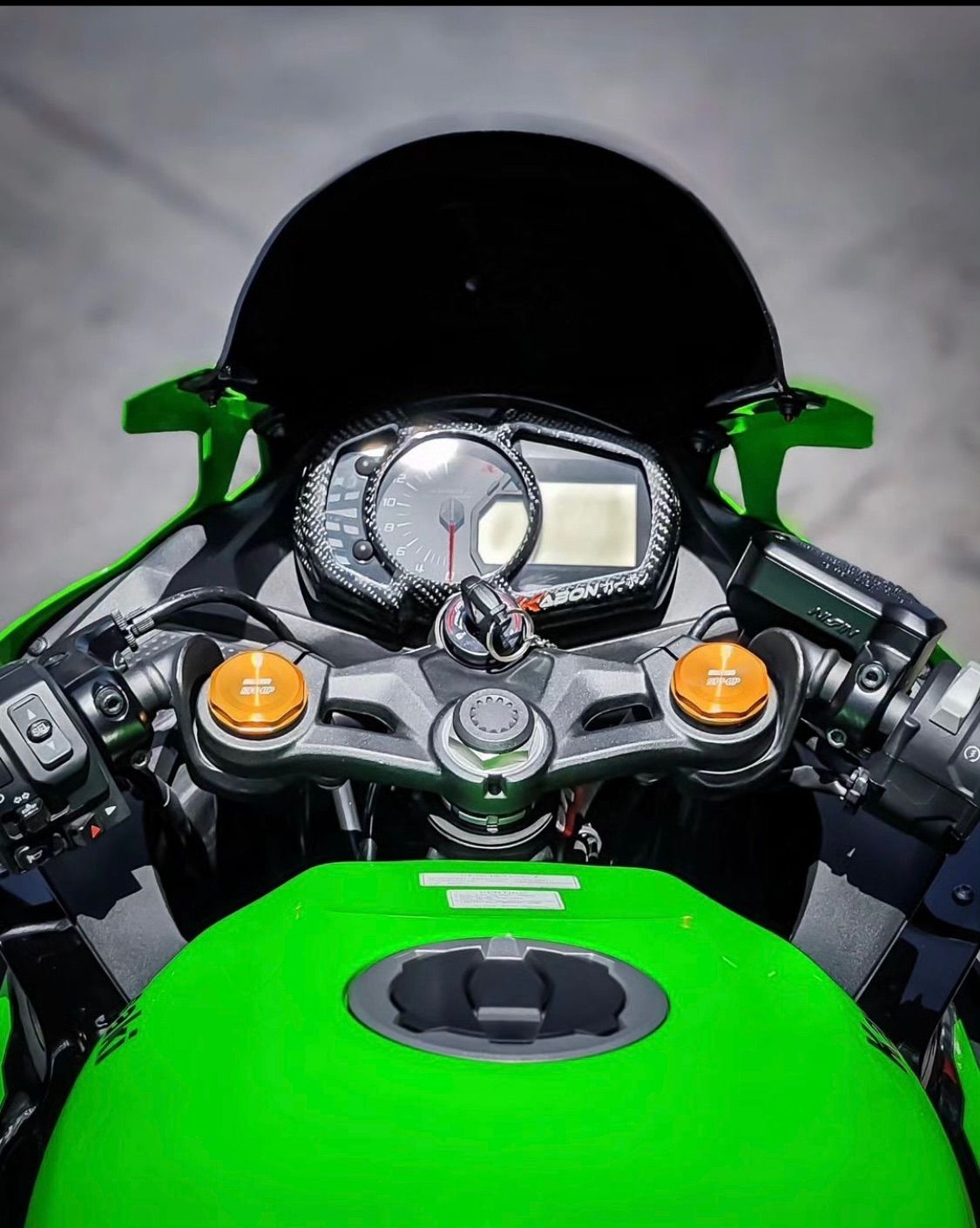 ZX-25R ZX6R カーボンスピードメーターカバー - メルカリ