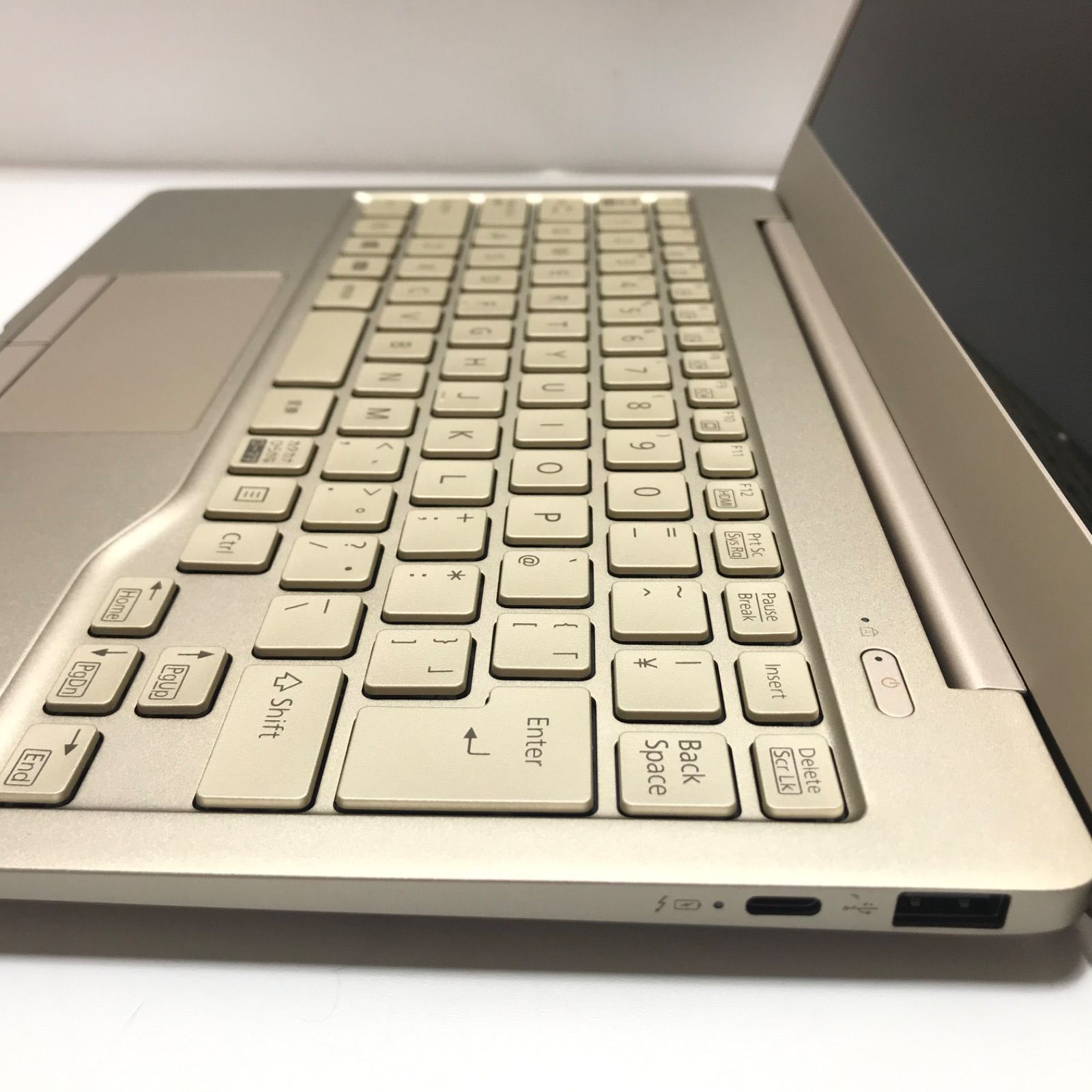 □店頭展示モデル未使用品 富士通ノートパソコン Office2021付き