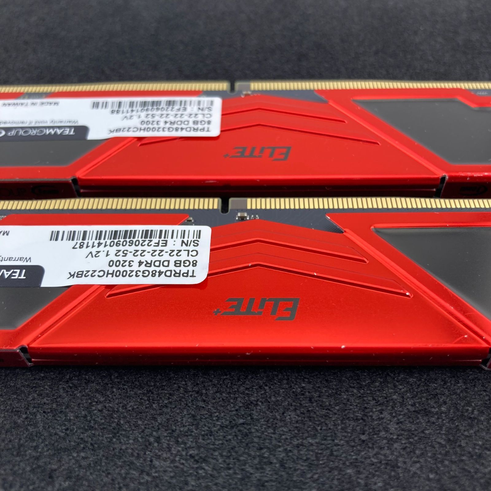 Team メモリ 16GB(8GB ×2） / DDR4-3200 / / TPRD48G3200HC22BK