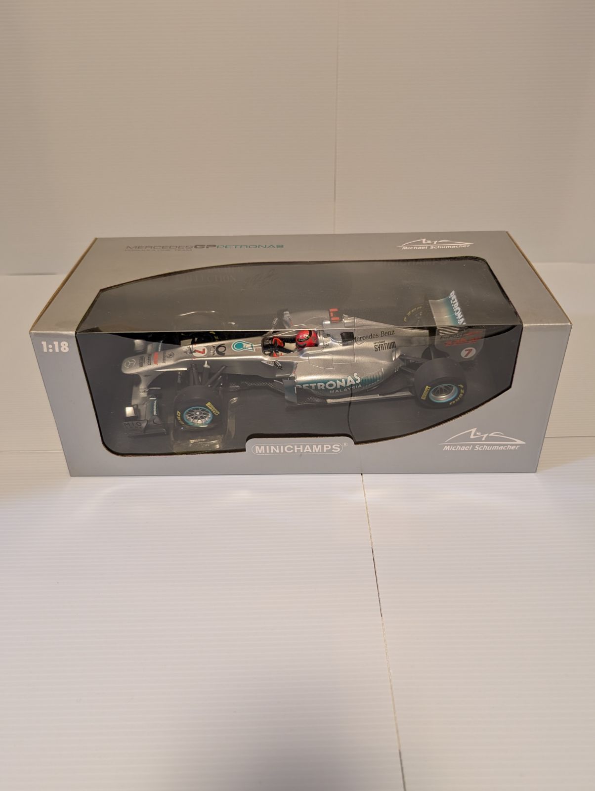 1/18 ミニチャンプス メルセデスGP W02 ミハエル・シューマッハ - メルカリ