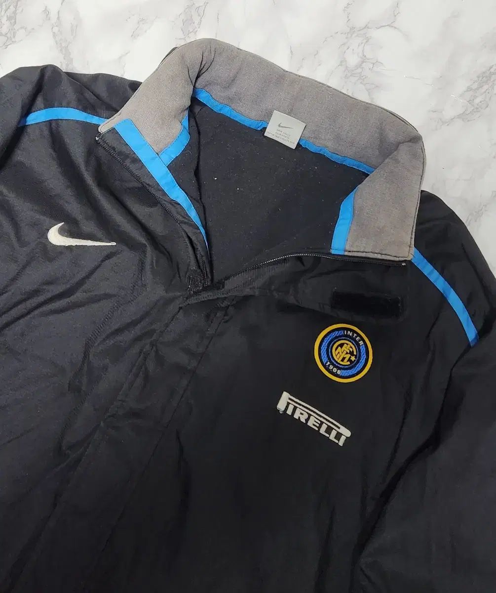 ナイキ インテル・ミラン 06-07 ダウン アウター ジャケット - メルカリ