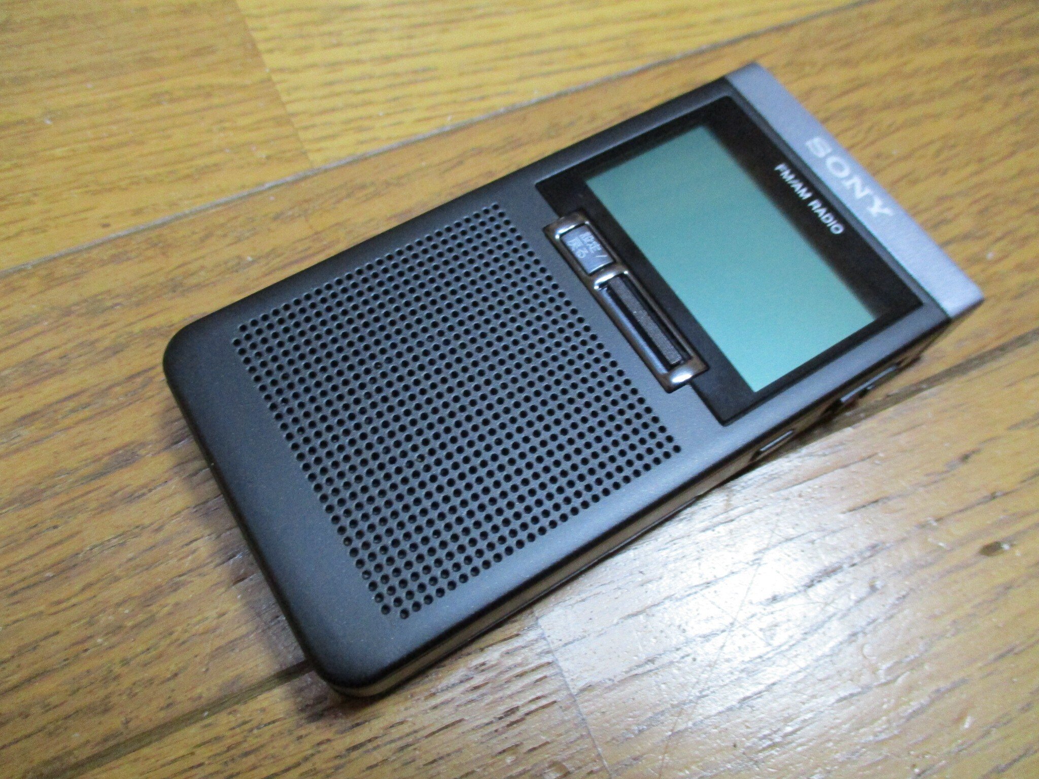 レビュー】SONY SRF-T355｡コスパの高い携帯ラジオ｡｜浪人のサムライ