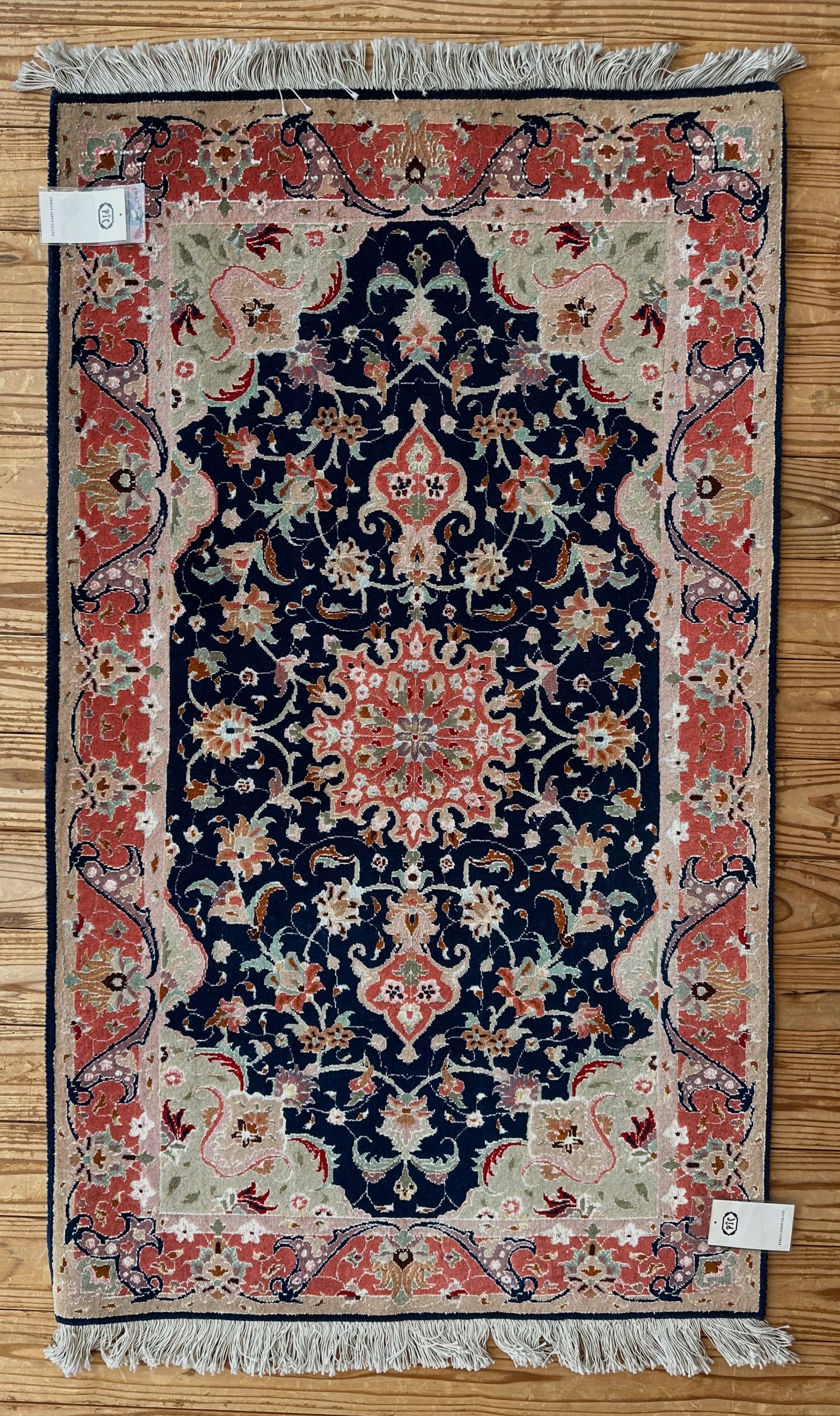 ペルシア絨毯、いろいろな産地といろいろなデザイン｜La Vida（ラ