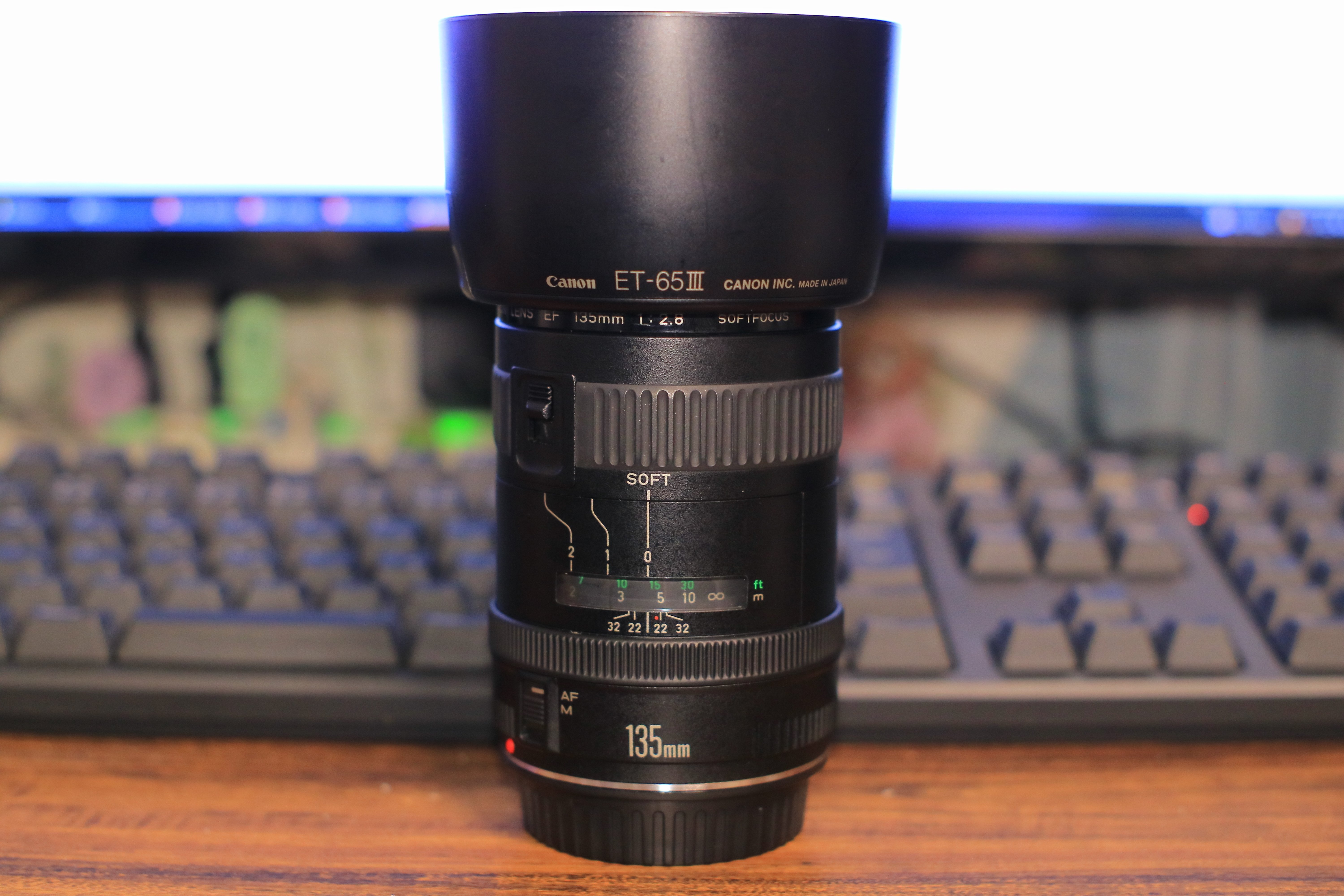 キャノン CANON EF 135mm F2.8 SOFTFOCUS CANON EF135mm F2.8 価格比較