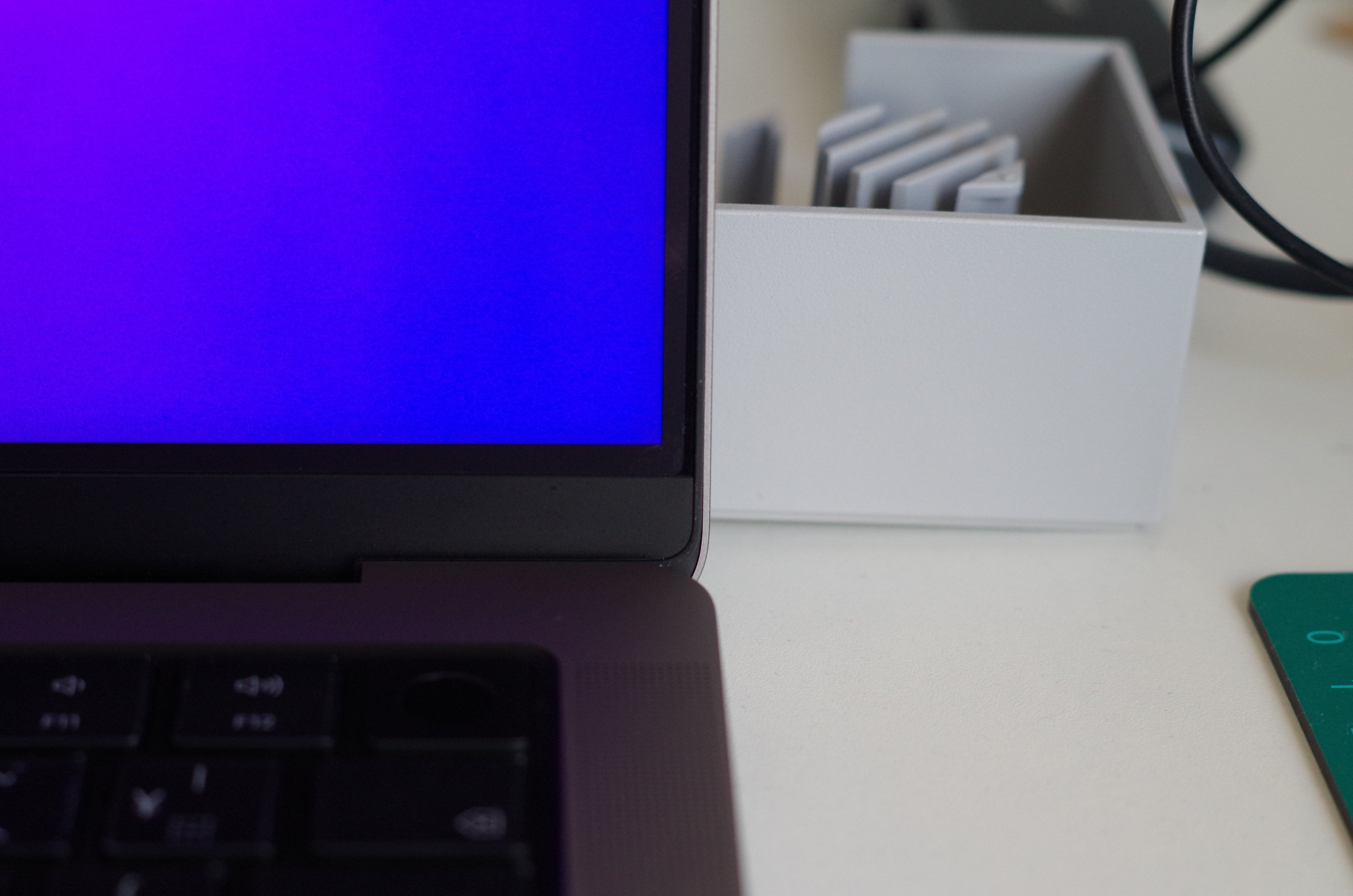 M1~4Max/Pro MacBook Pro 14インチ専用】PDA純黒クリア超反射防止保護