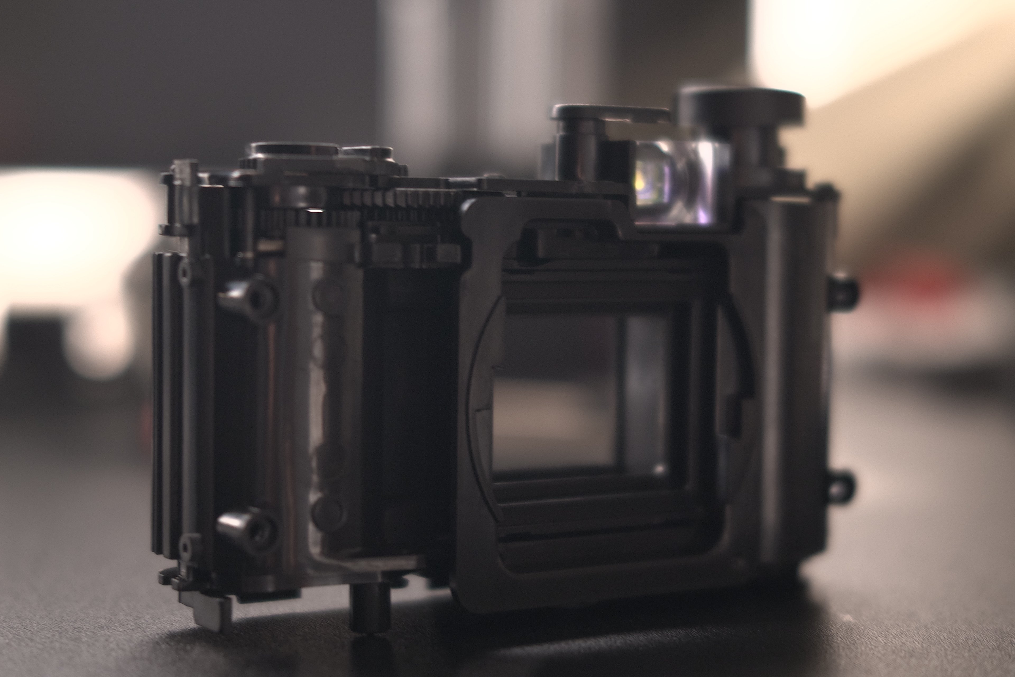 レビュー】プラモデルのカメラ「THE LAST CAMERA」（組立編）｜プラナリア