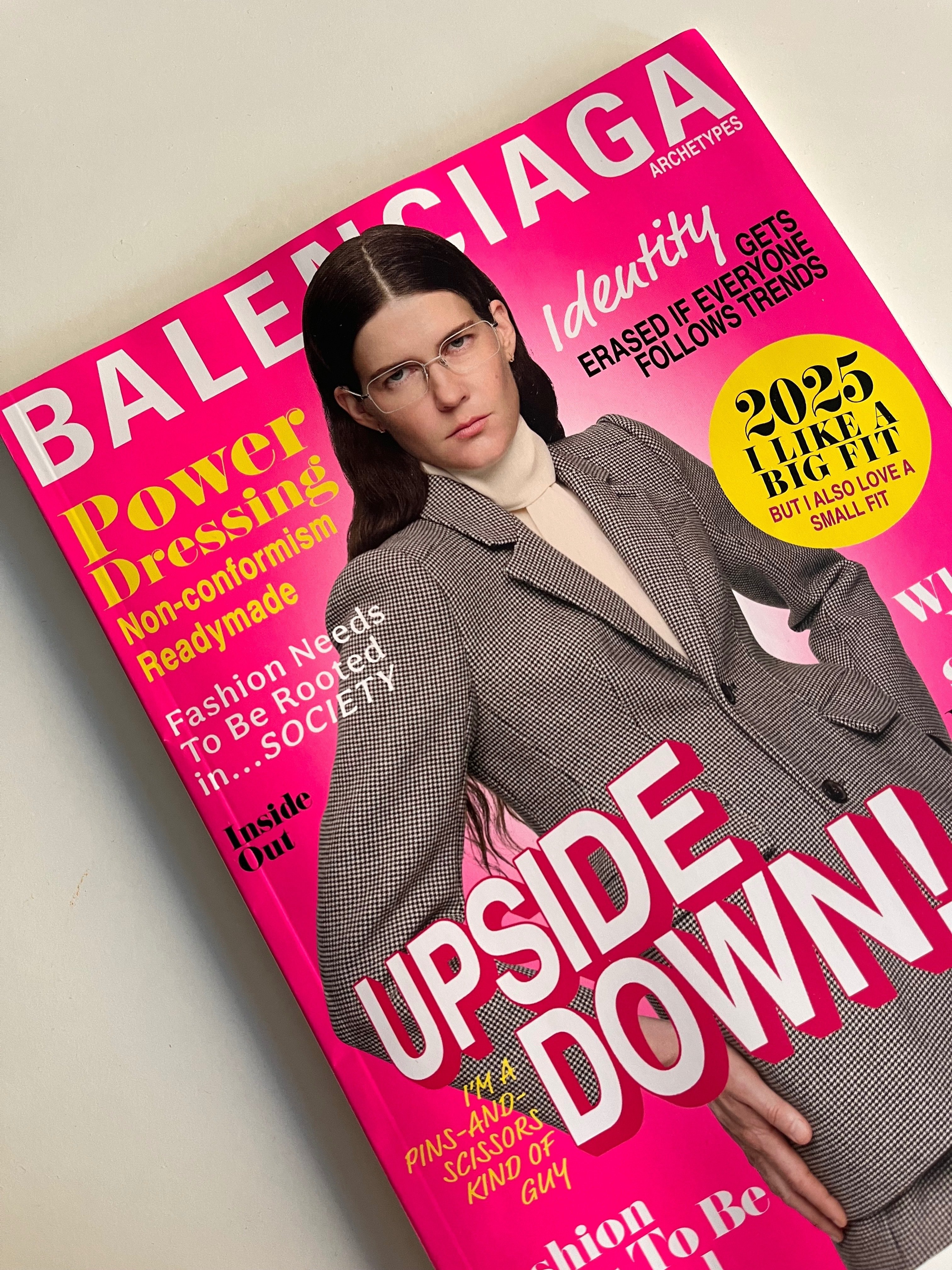 フランス・パリ】 バレンシアガ by デムナ｜Jenny Walker