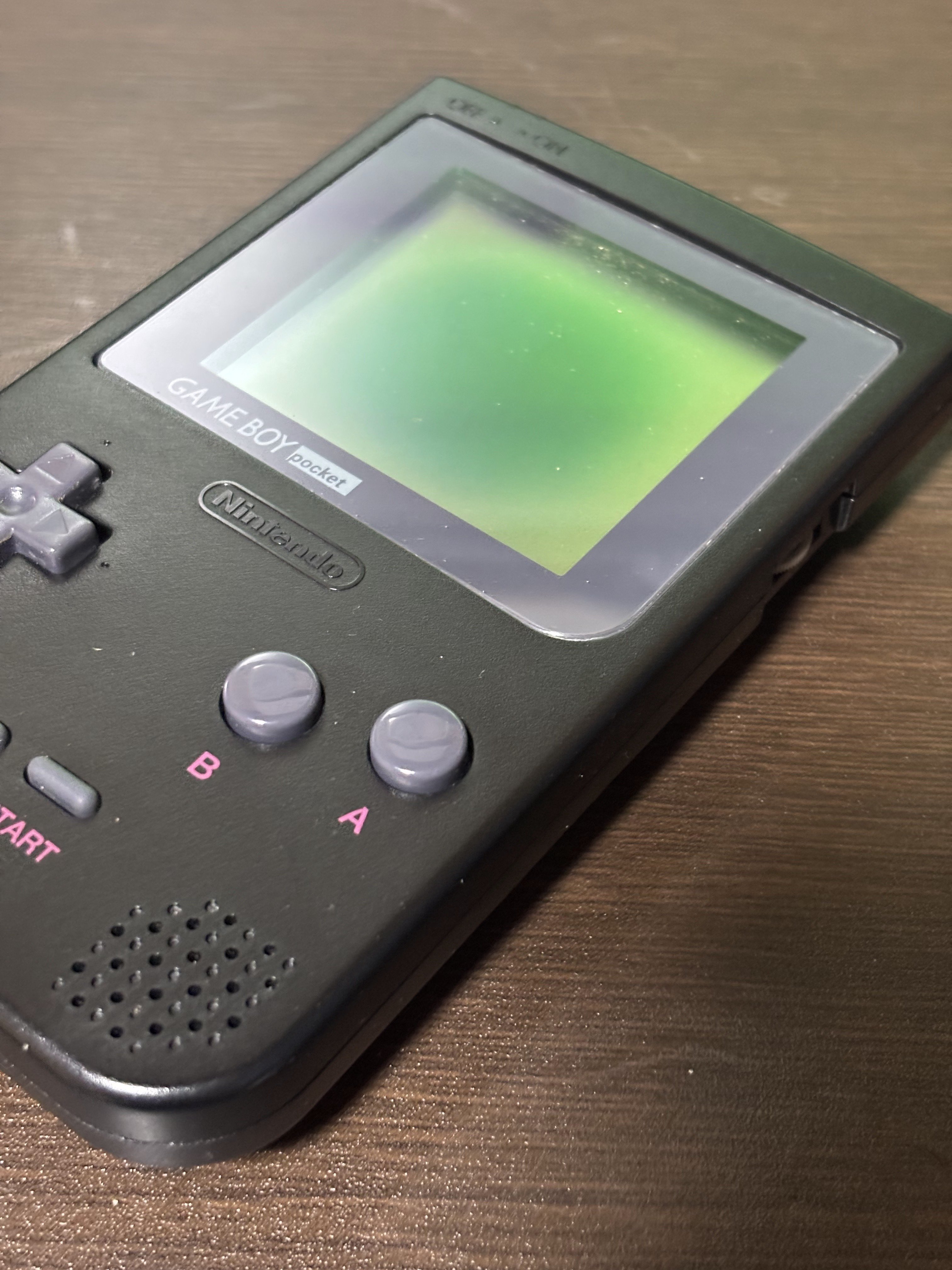 ゲームボーイポケットの偏光板張替え｜忍