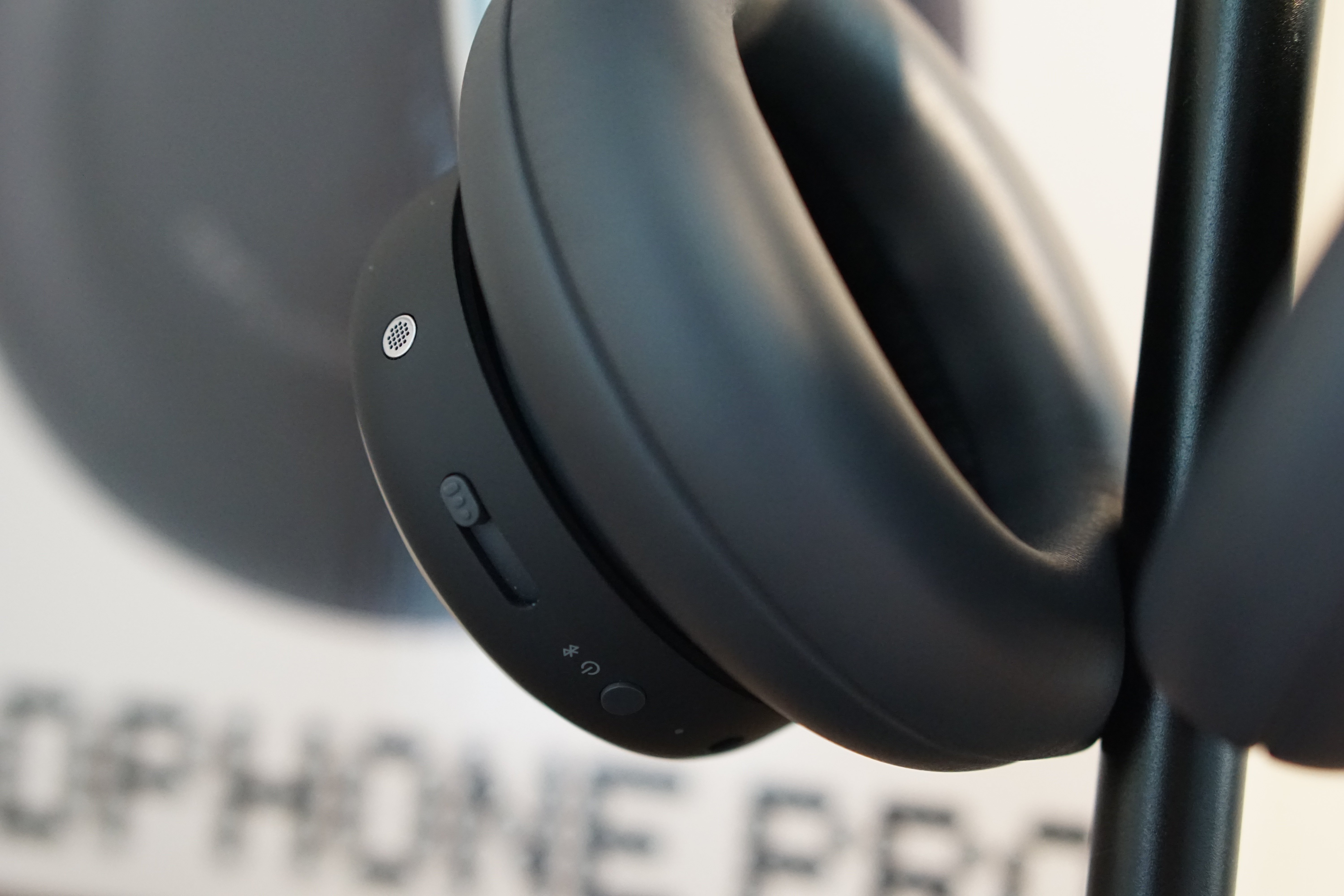 CMF Headphone Pro 実機レビュー】ミニマルなデザインのノイキャン対応