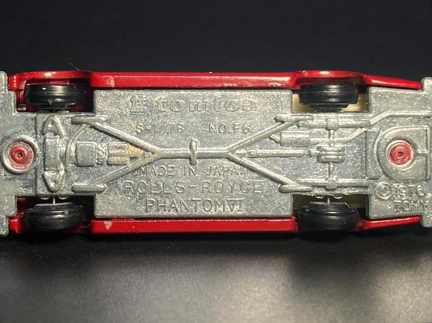昭和トミカ】ロールスロイス ファンタムⅥ──手のひらの上の“王室の