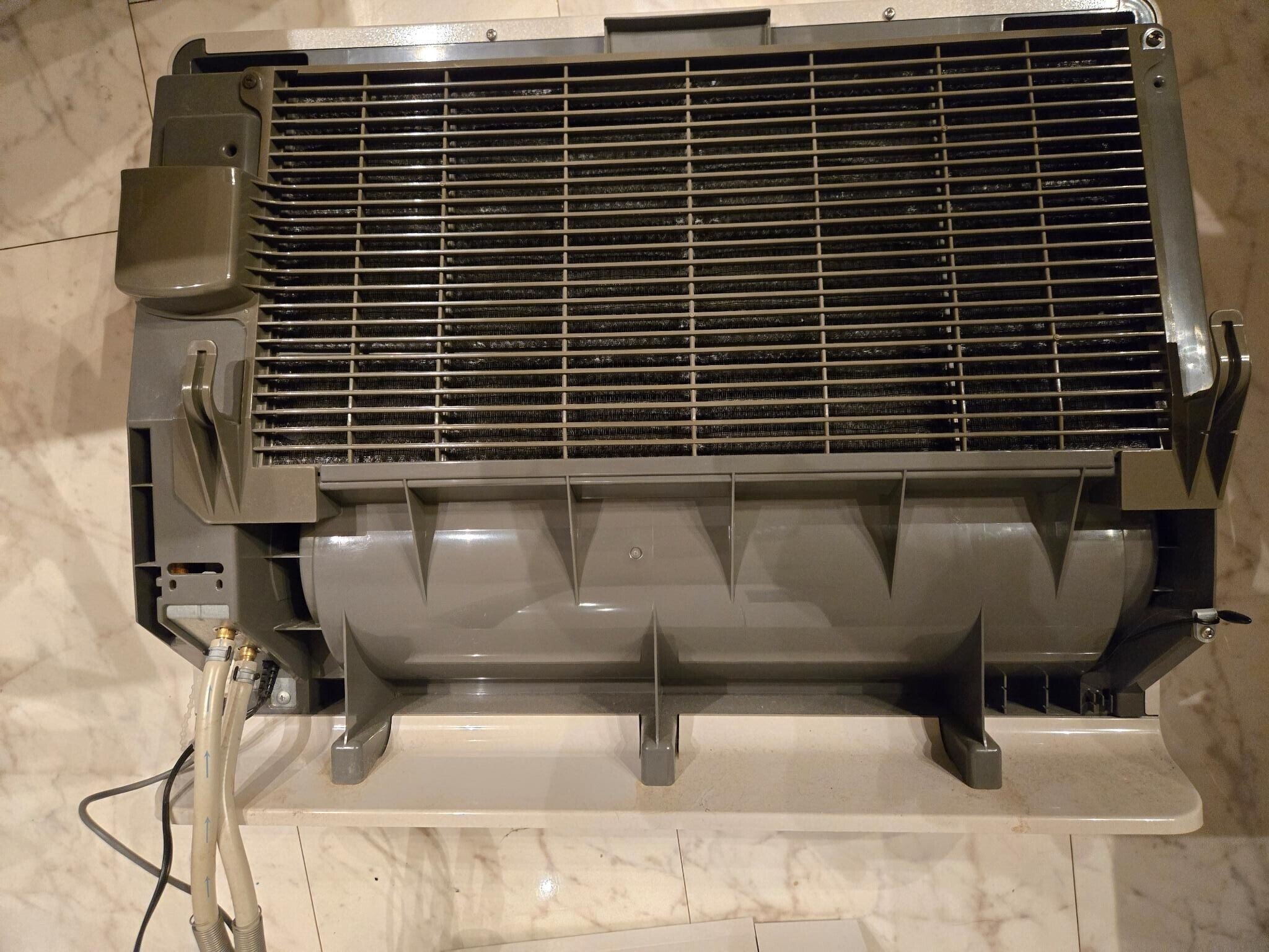 突然起きた！温水暖房ルームヒーターの水漏れ 対処法 NORITZ RH-5203