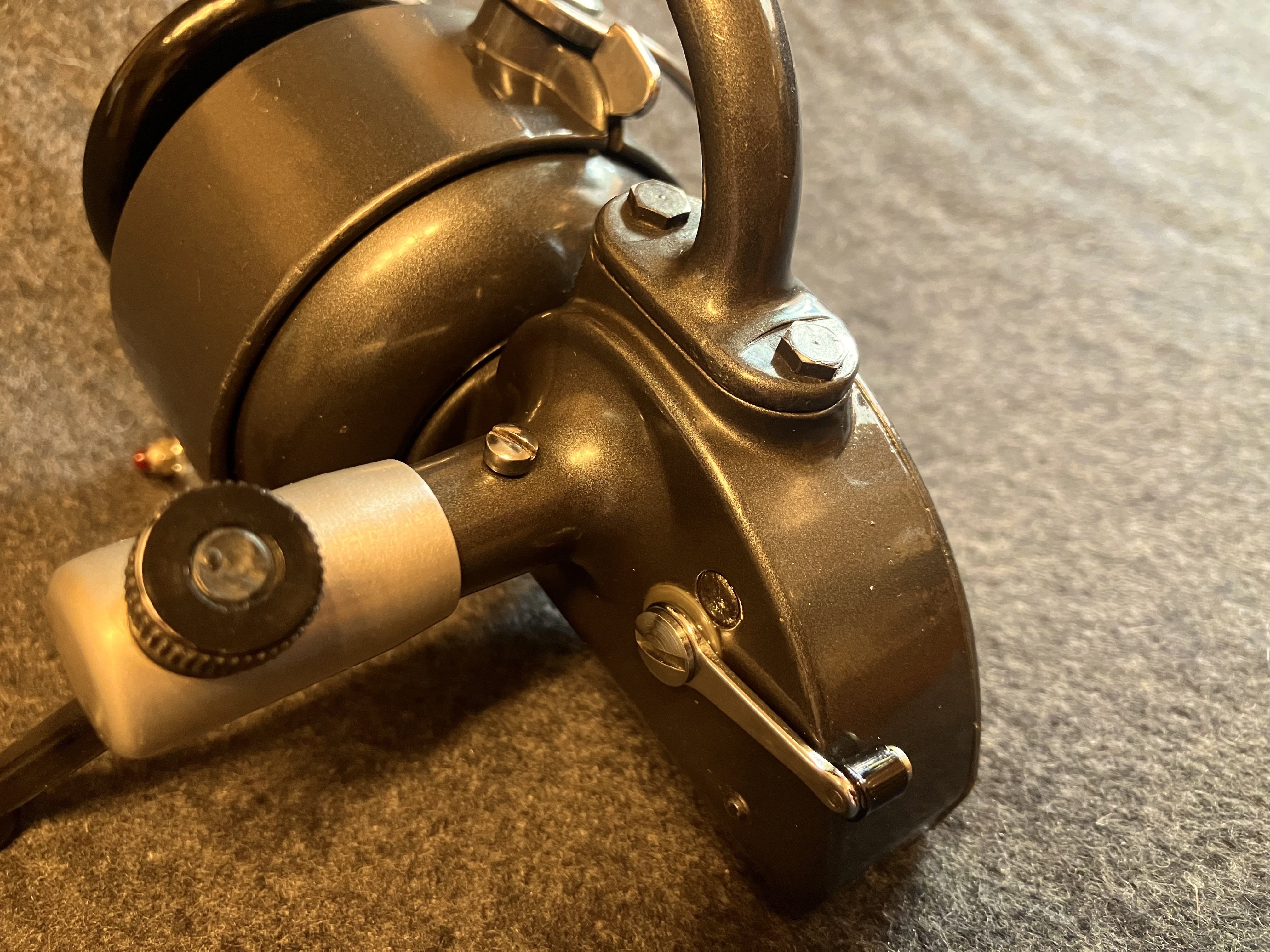 🎣オールドフィッシングタックル058 純米国製スピニングリール