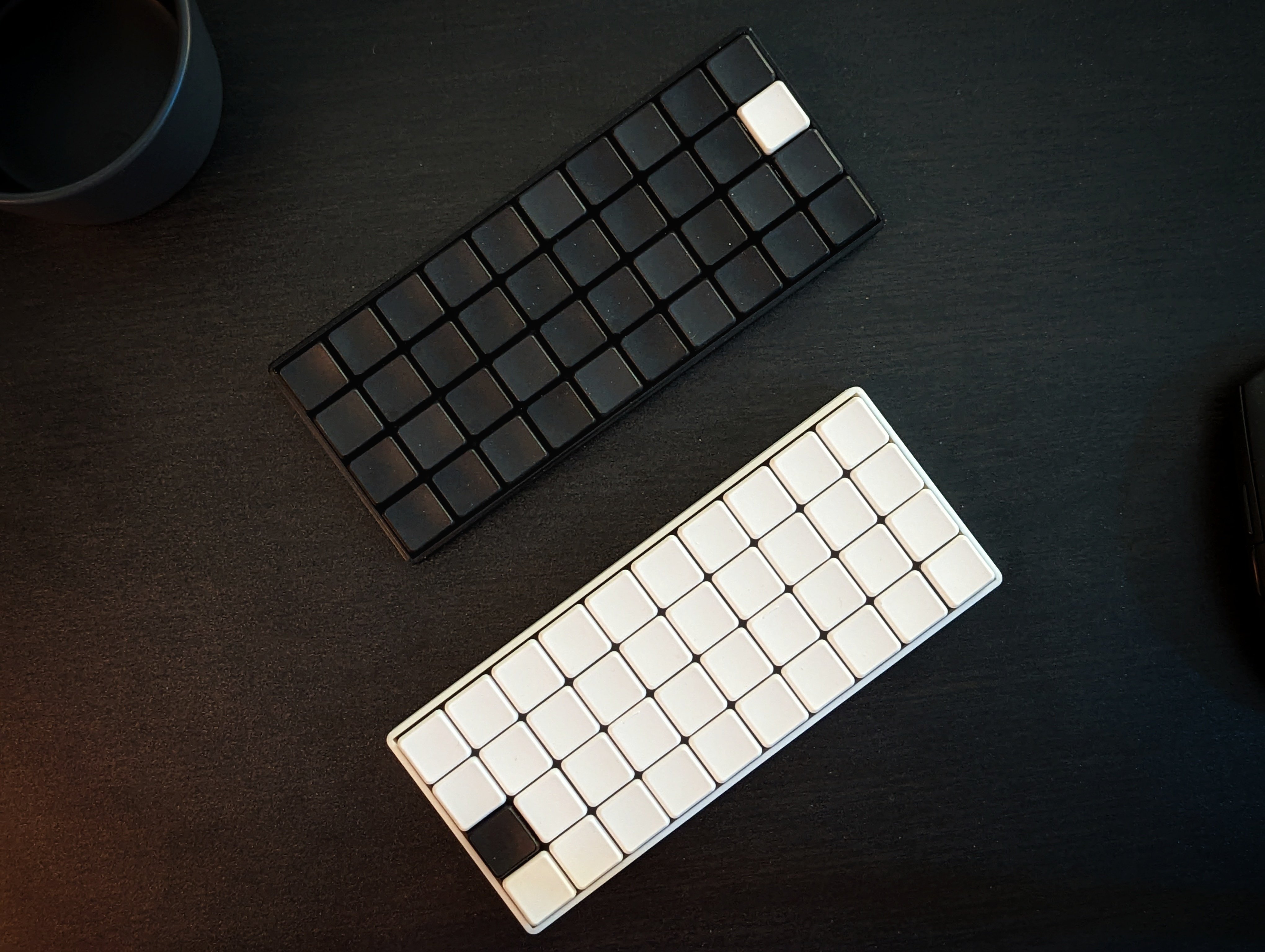 ロープロファイルでロウスタッガードな狭ピッチキーボードを作った
