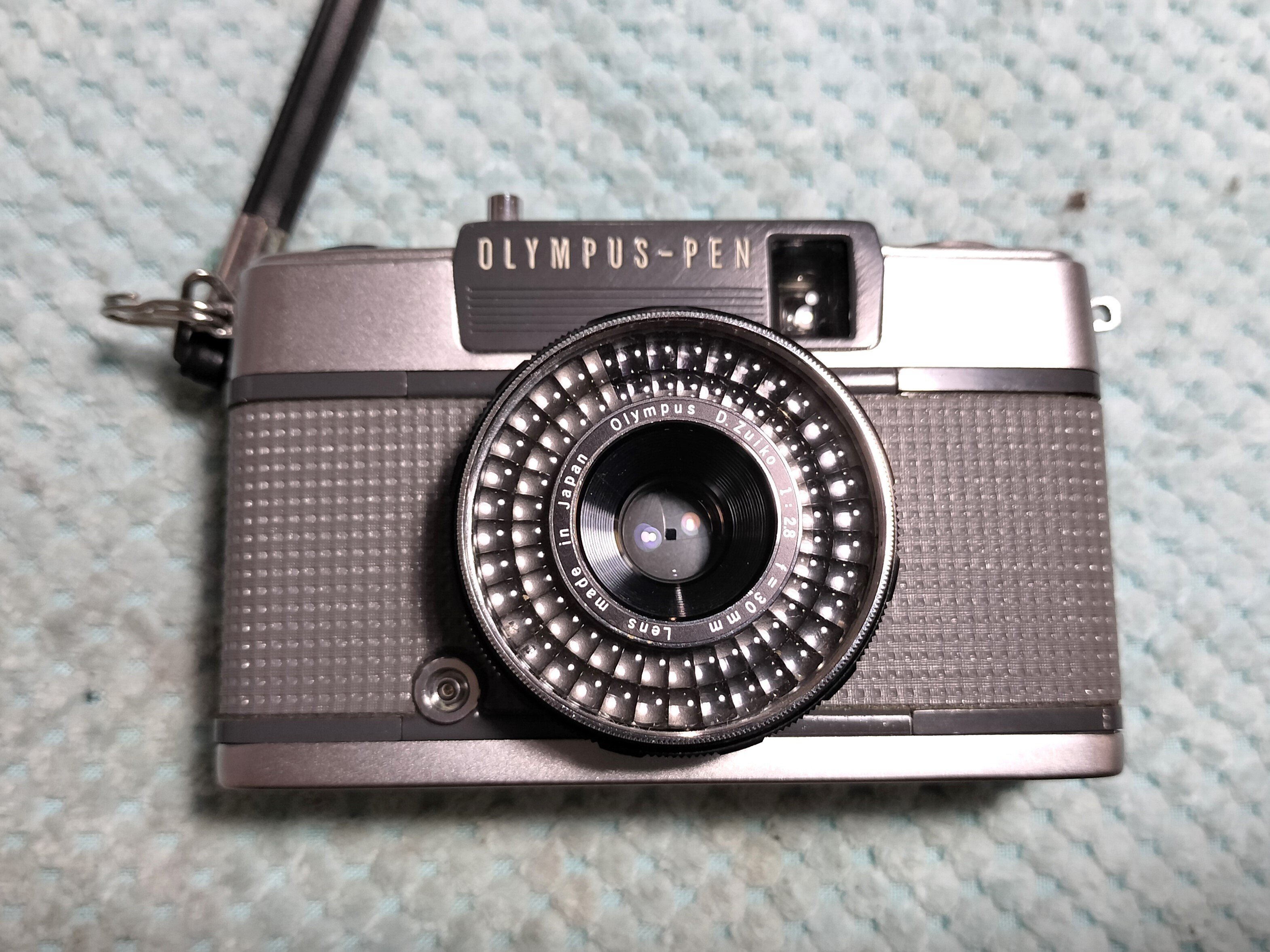 Olympus Pen EES-2の分解｜フィルムカメラ修理のアクアカメラ