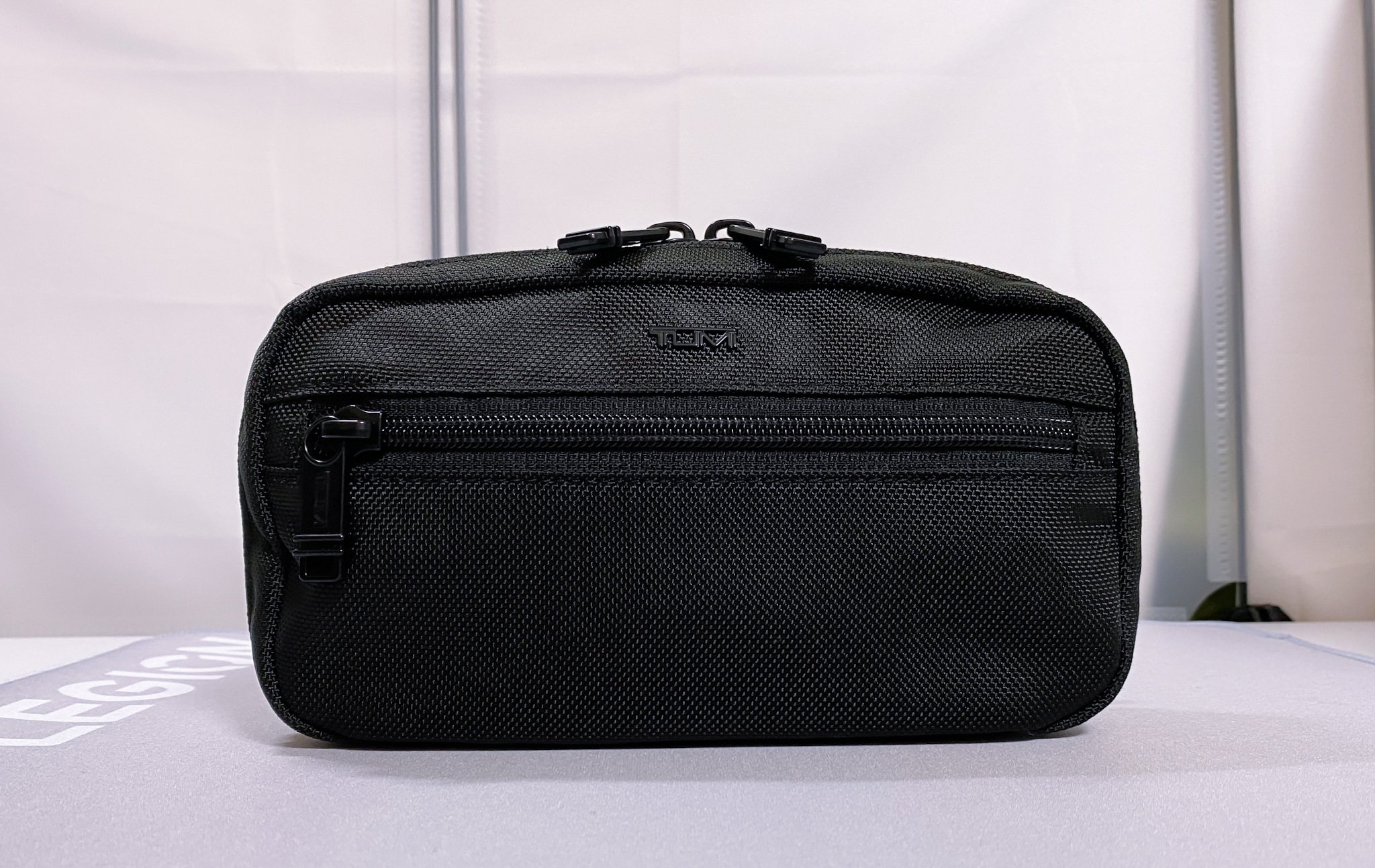 TUMI】 「ジップ・アラウンド・ケース」レビュー 【汎用ポーチ