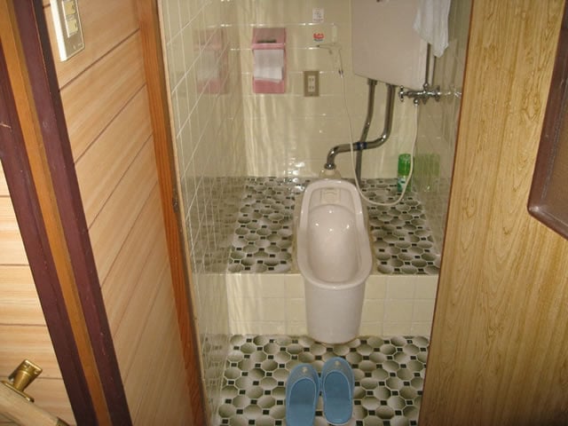 トイレ】簡易水洗和式トイレから洋式トイレへ