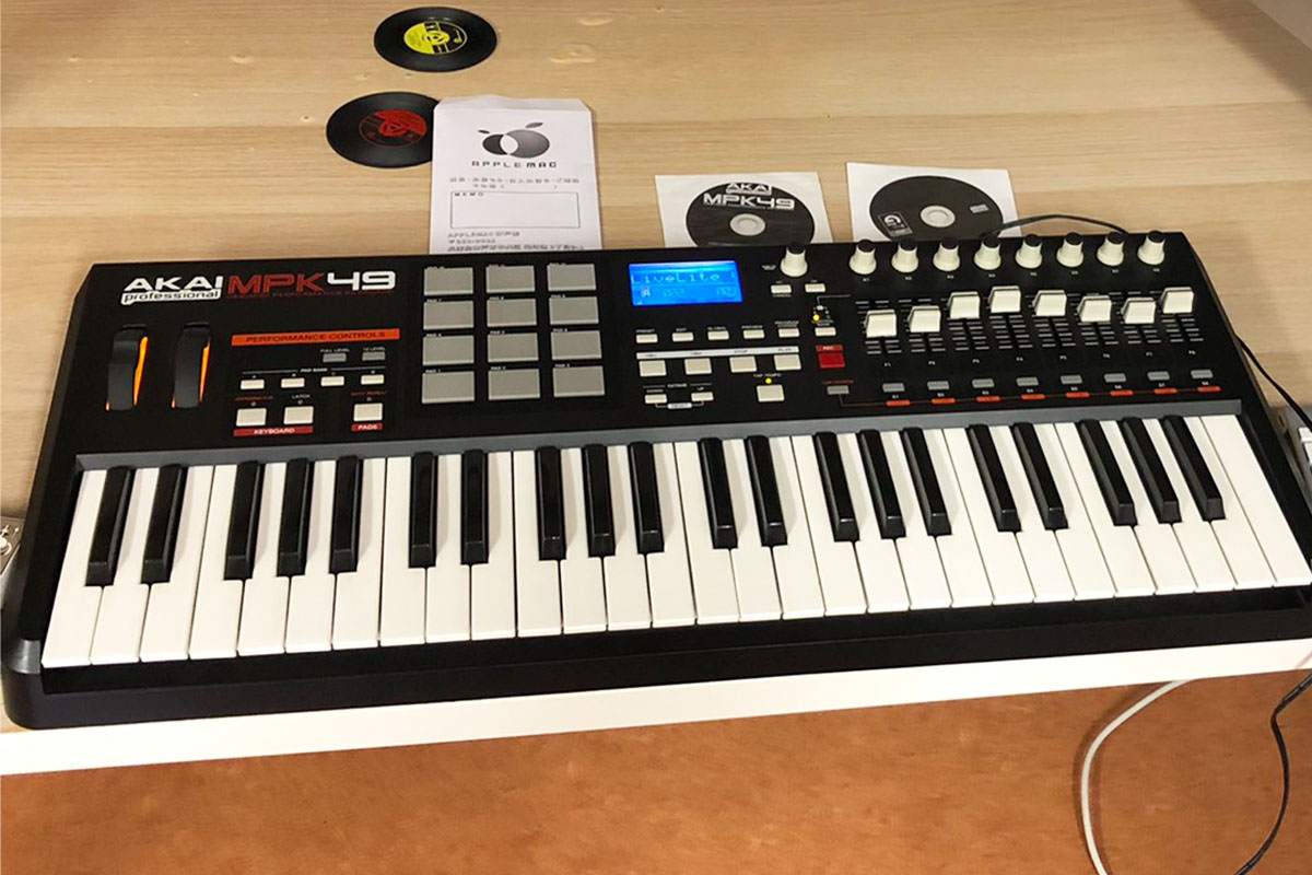 MIDIキーボードAKAI MPK49 鍵盤浮き上がり修理神戸三宮お店 | APPLEMAC
