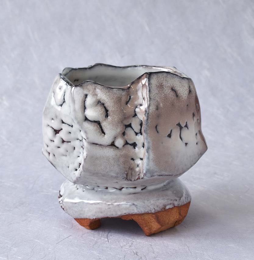 兼田昌尚『 「白釉窯変刳貫茶碗（割高台）」』 | 陶芸作品（作家特選