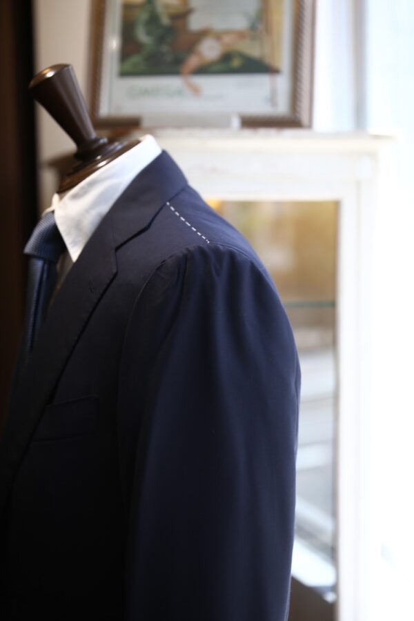 Kiton キトン】新品未使用 贅沢14Micron180'sウール 通年合い物 定番