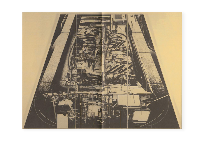 They Live / Hiroki Tsukuda 佃弘樹 ON READING Online Shop