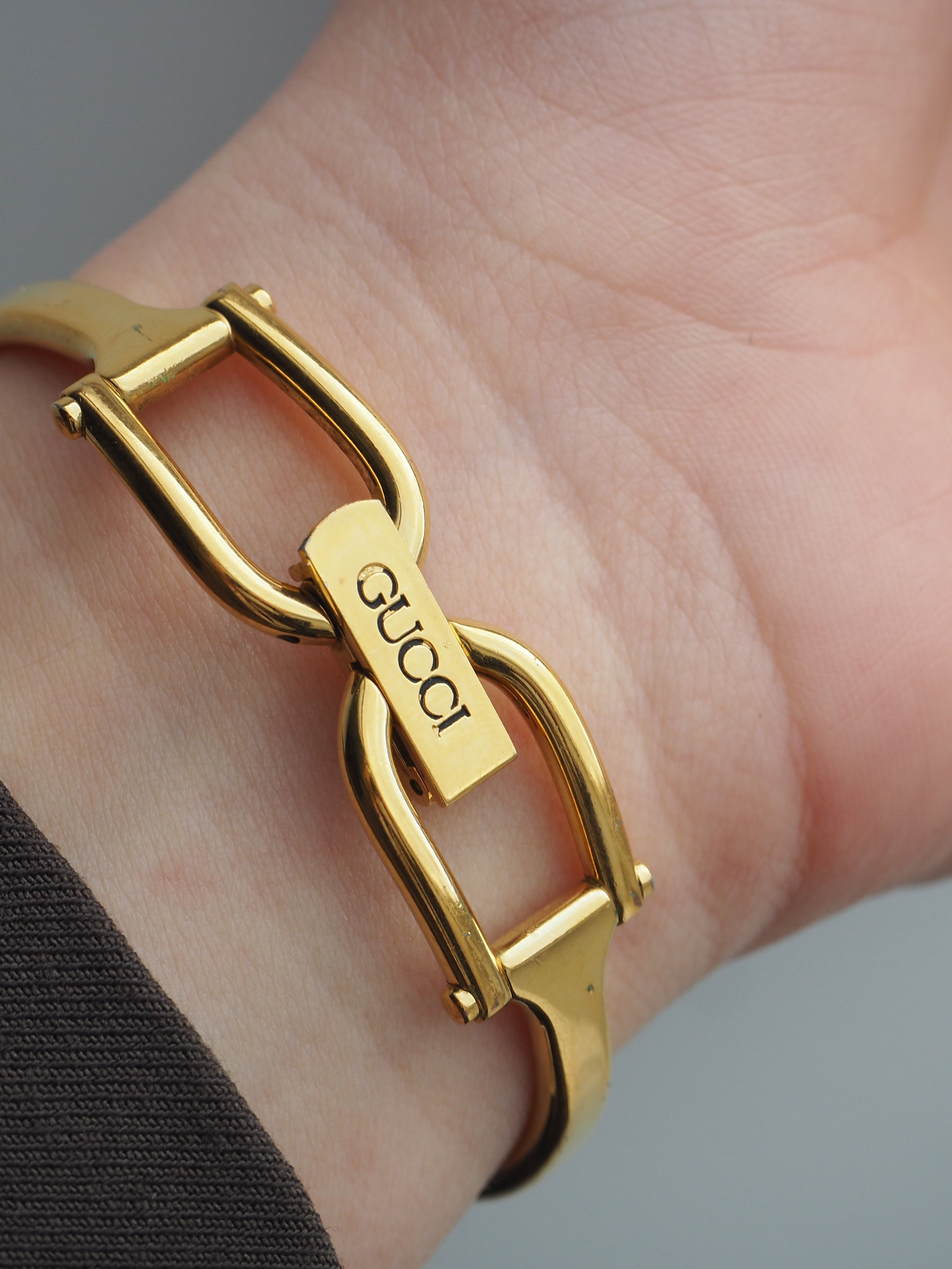 Gucci 1500L Mother of Pearl Horsebit Watch Gold | Pre-Owned Luxury