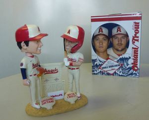 ボブルヘッド 大谷 トラウトのYahoo!オークション(旧ヤフオク!)の相場