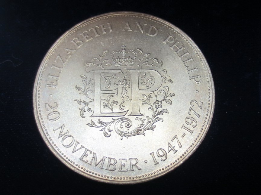 2-260】 英国 エリザベス女王 フィリップ殿下 御成婚25周年 記念コイン