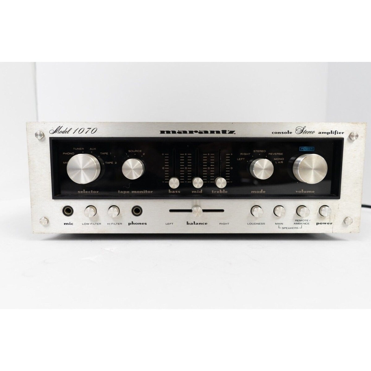 Marantz 1070 Integrated Amplifier - Superior Vintage Sound | 1974