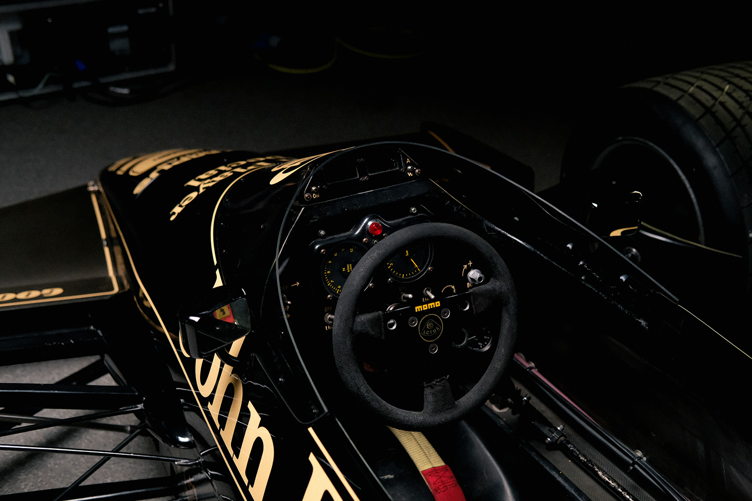 ロータスがアイルトン・セナのF1初勝利から40年を記念し「97T」で