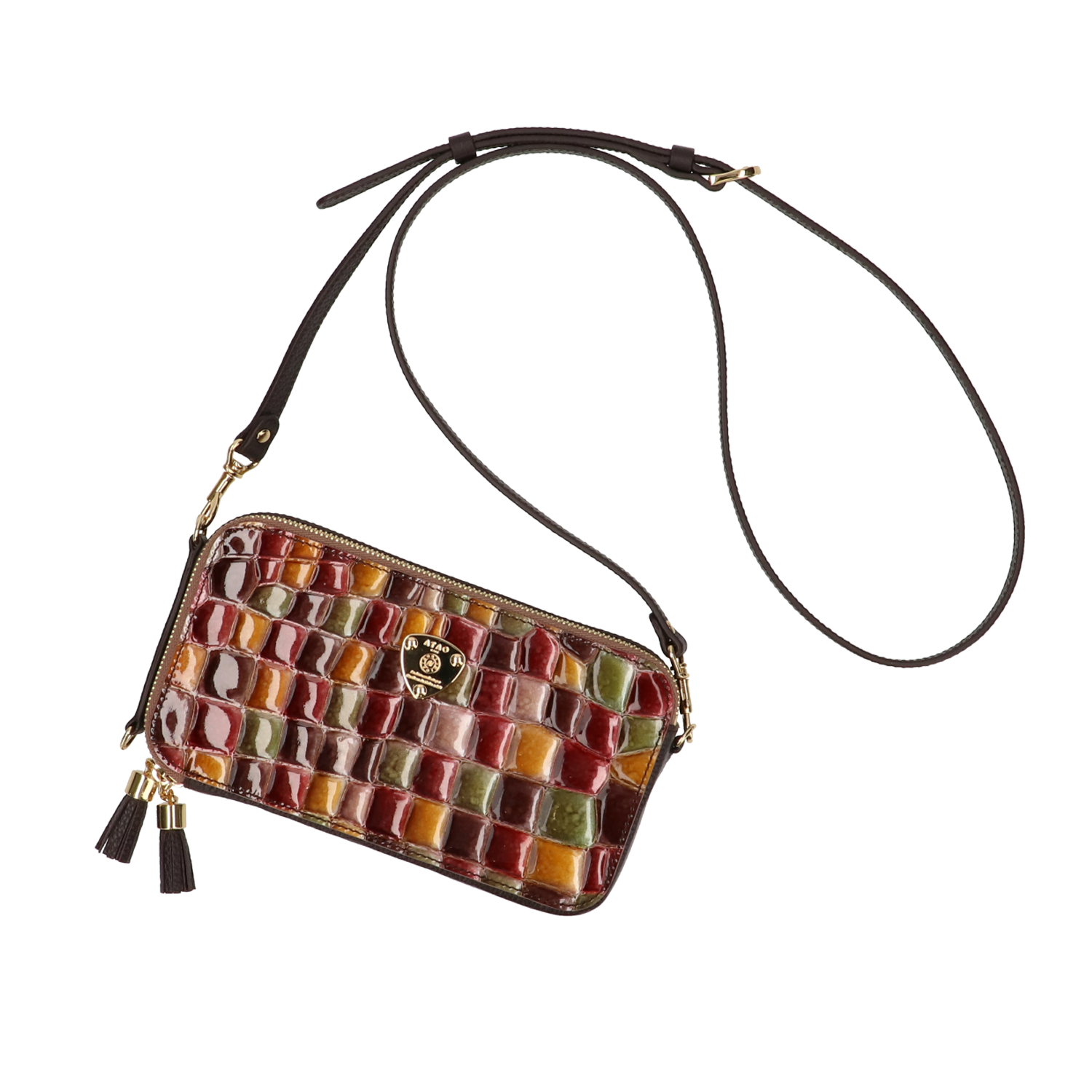 レザーショルダーバッグにはどんなメリットがあるの？レザーの特性から