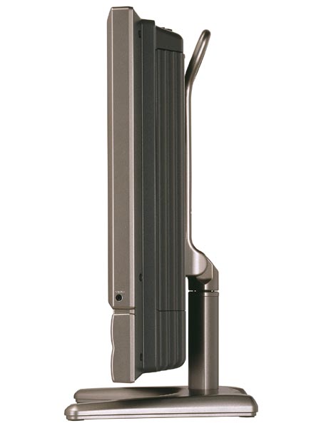 シャープ、チューナ一体型の22V型液晶テレビ「AQUOS」