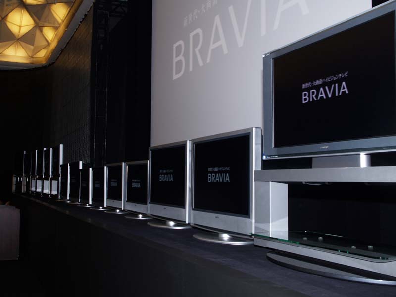 ソニーテレビ復活に向け、新薄型テレビ「ブラビア」を発表