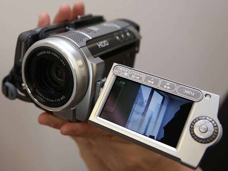 キヤノン、40GB HDD搭載のAVCHDカム「iVIS HG10」
