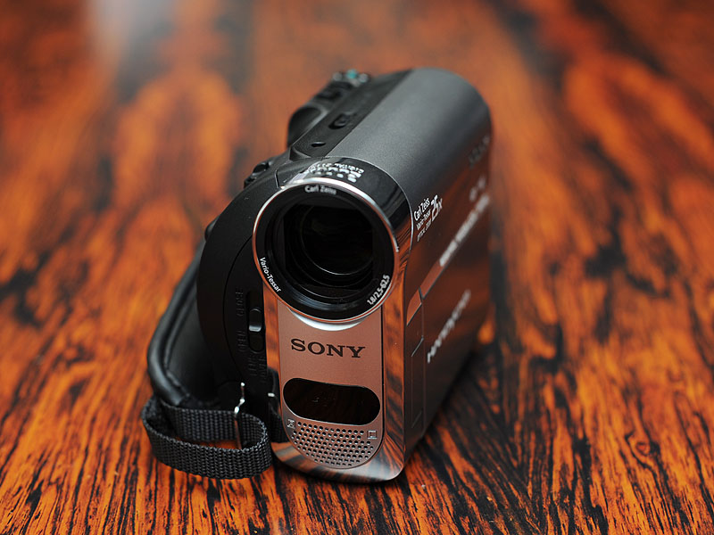 ソニー、SD画質のHDDカムとDVカム